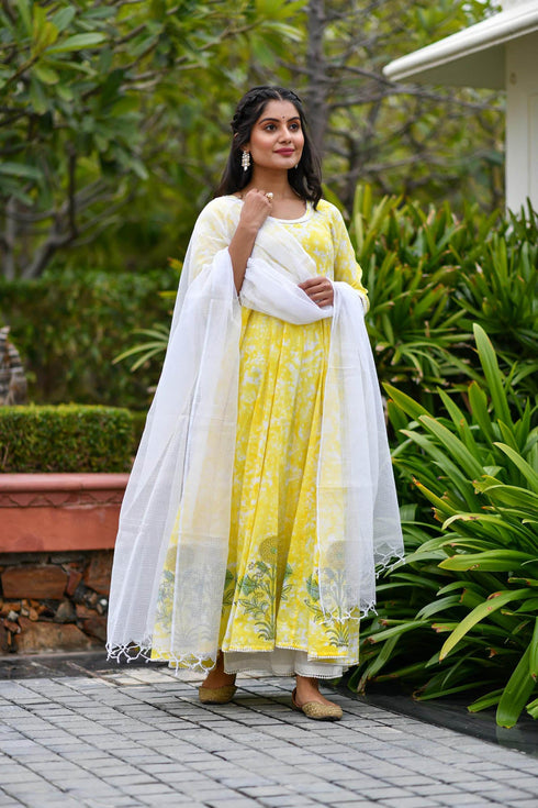MULMUL MAIZE YELLOW TIE DYED & BLOCK PRINTED PANELED KURTA-PLAZZO & DUPATTA MULMUL MAIZE YELLOW TIE DYED & BLOCK PRINTED PANELED KURTA-PLAZZO & DUPATTA